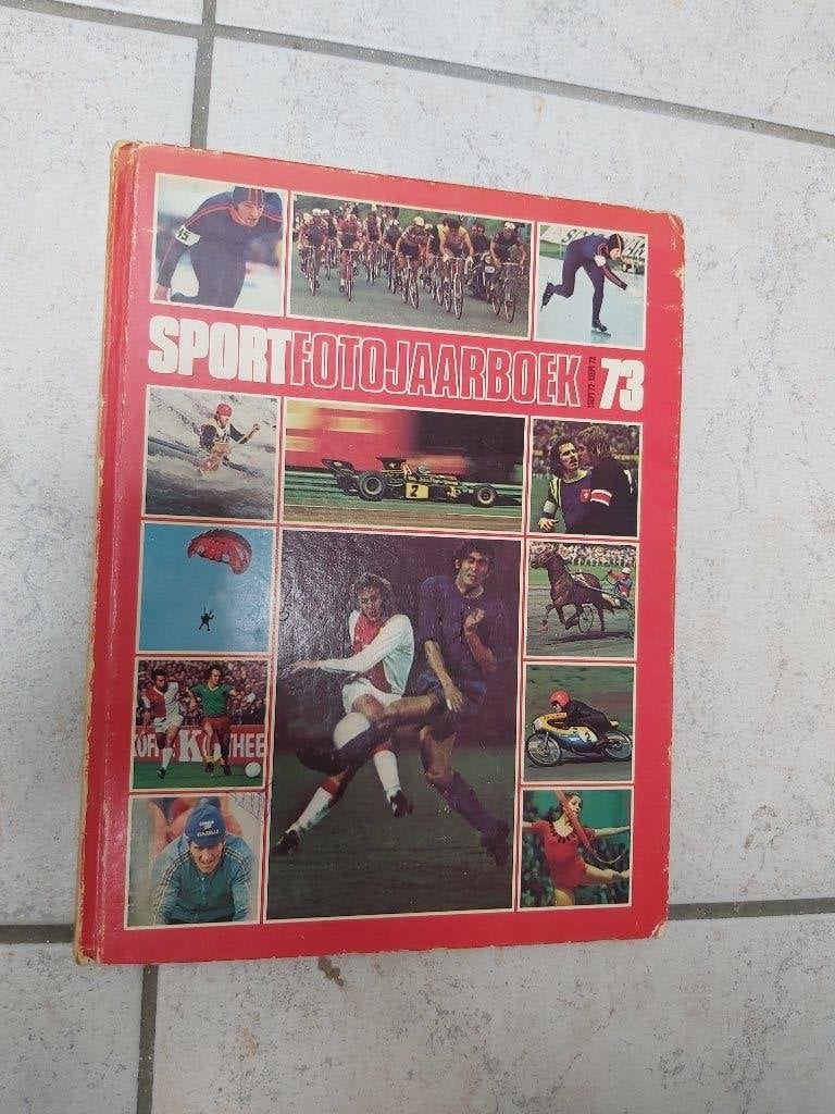 Sportfoto jaarboek 1973, Gelezen, Ed van Opzeeland, Ophalen of Verzenden, Overige sporten