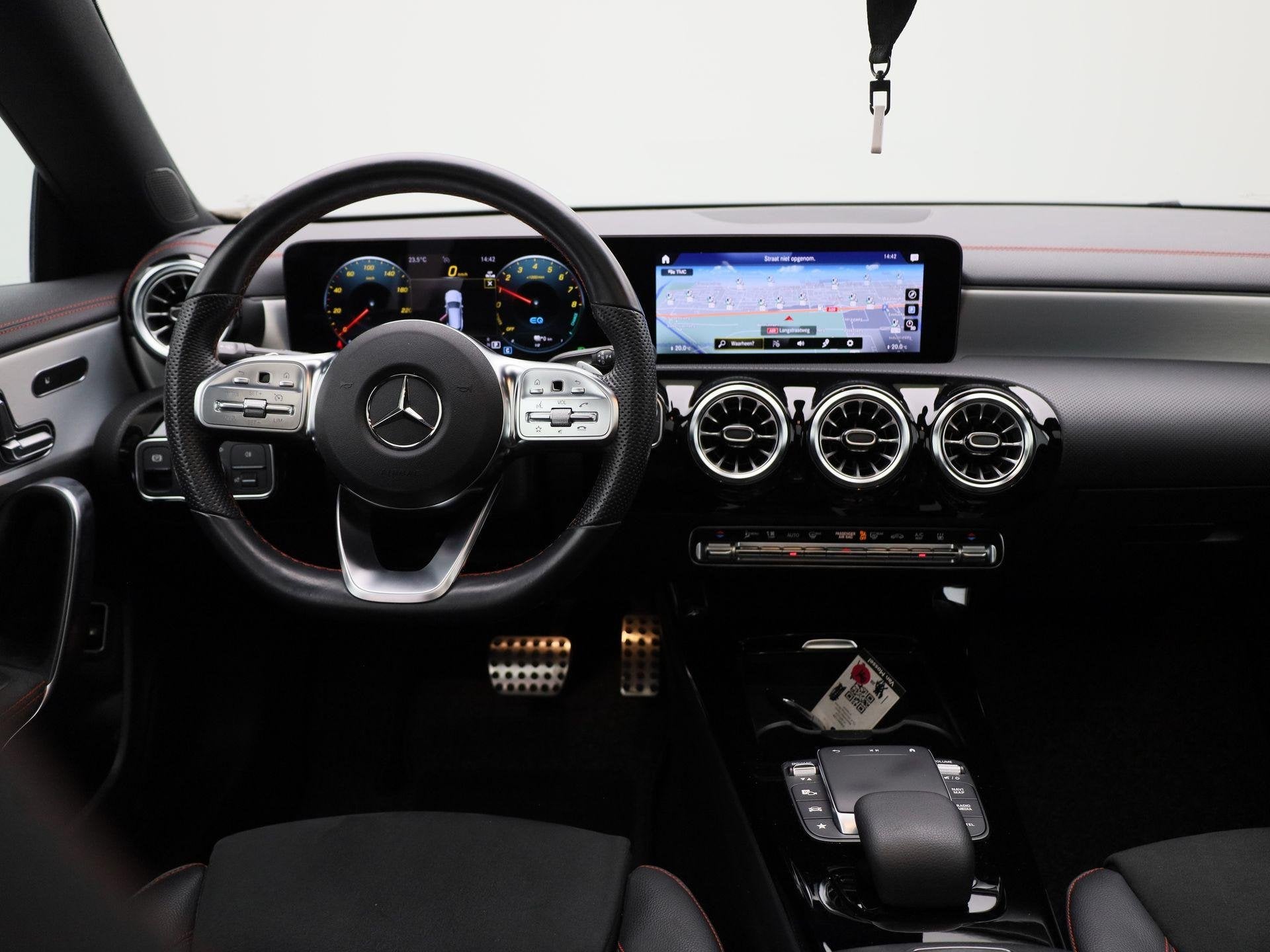 Mercedes-Benz CLA-klasse Shooting Brake 250 e AMG Line | Aut, Auto's, Gebruikt, Euro 6, 4 cilinders, Hybride Elektrisch/Benzine