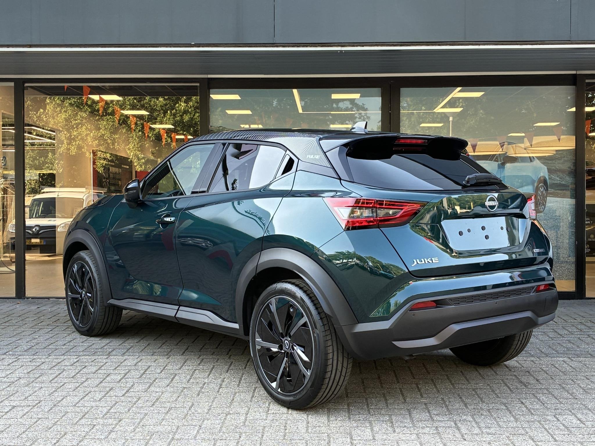 Nissan Juke 1.6 Hybrid Pulse FAP aero velgen NIEUW UIT VOORR, Auto's, Nissan, Met garantie (alle), Bedrijf, Nieuw, Hybride Elektrisch/Benzine