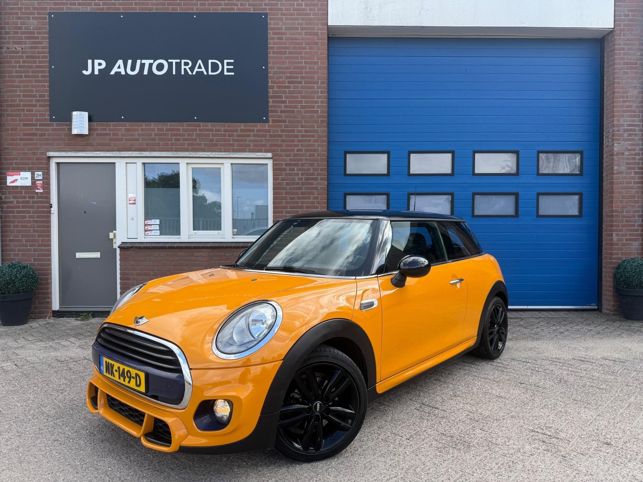 MINI 1.5 Cooper | John Cooper Works | 18" | NL | Dealer Ond., Auto's, Voorwielaandrijving, Gebruikt, Overige kleuren, 4 stoelen