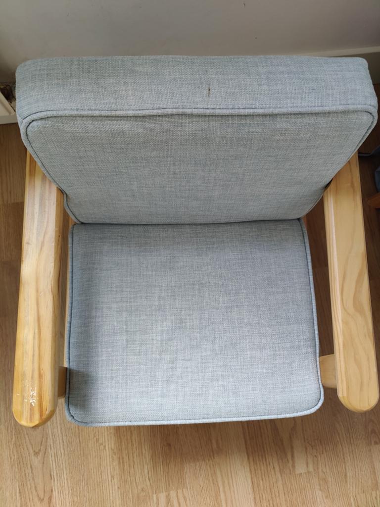 Petite Amélie kinderstoel, grijs met houten frame, Ophalen, Gebruikt, Stoel