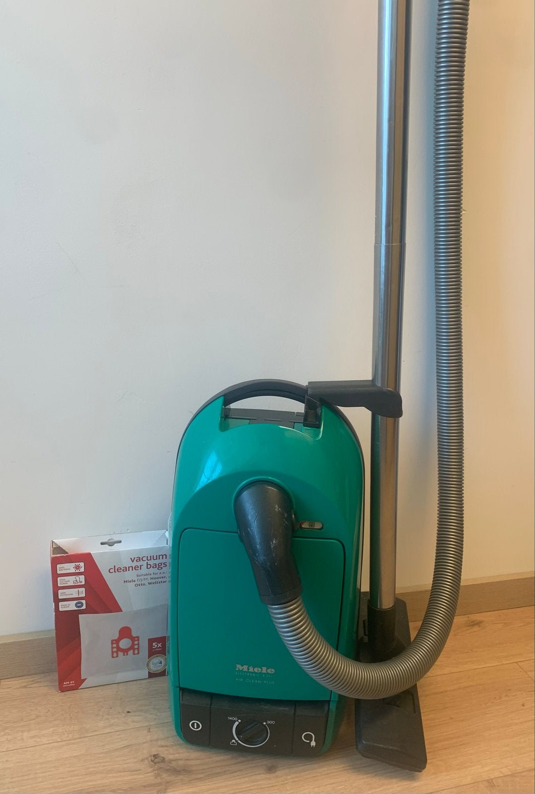 Miele S 251i Air Clean Plus Stofzuiger., Inclusief accessoires, Gebruikt, Miele, Sledestofzuiger
