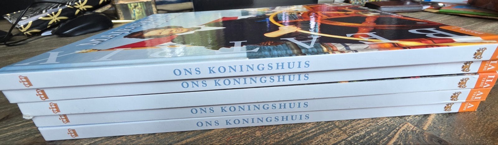 Boekreeks 'Ons Koningshuis', Ophalen of Verzenden, Gebruikt, Nederland, Tijdschrift of Boek
