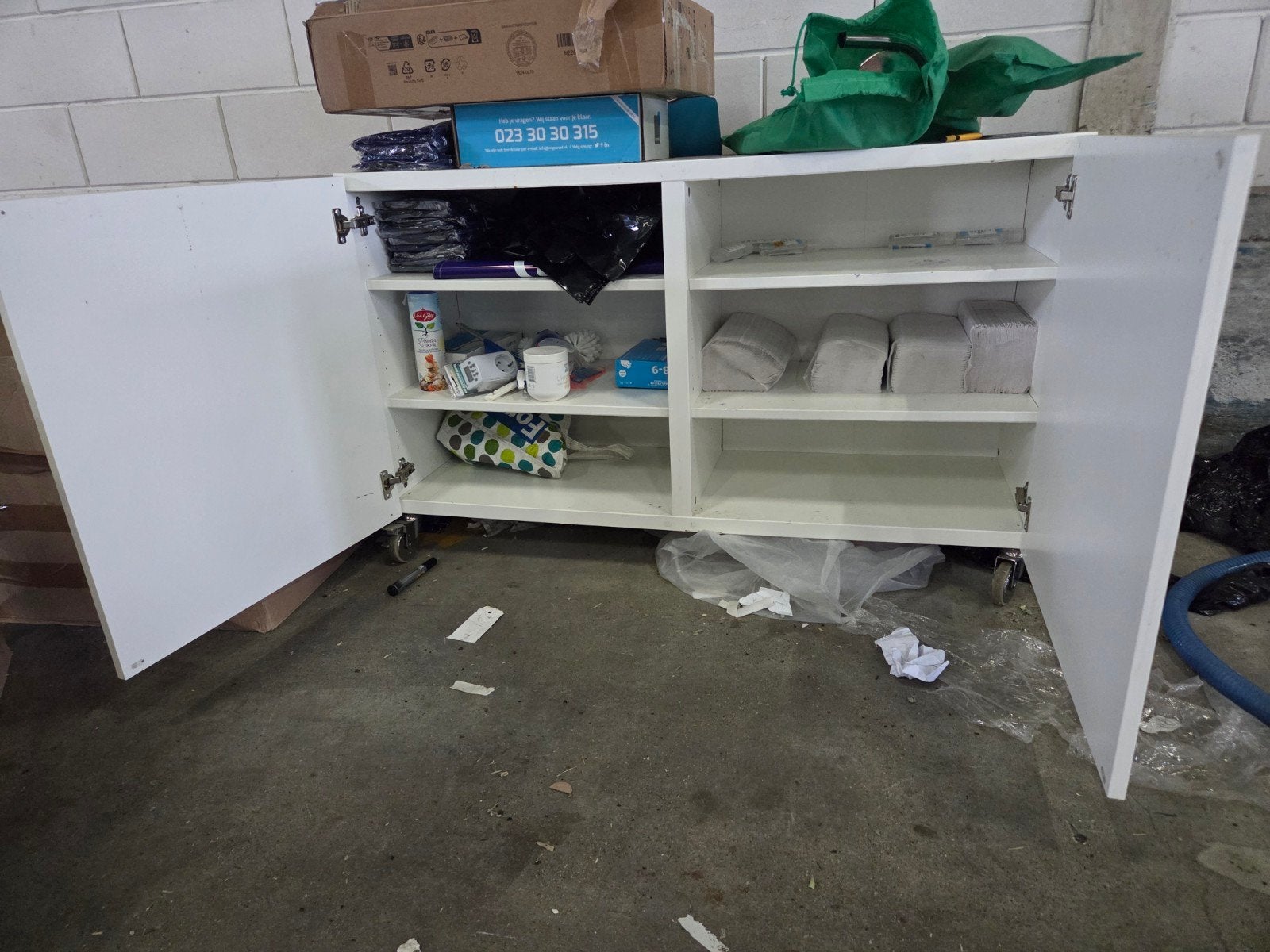 Verrijdbare Kast op Wielen - Handige Opbergoplossing, Ophalen of Verzenden, Gebruikt