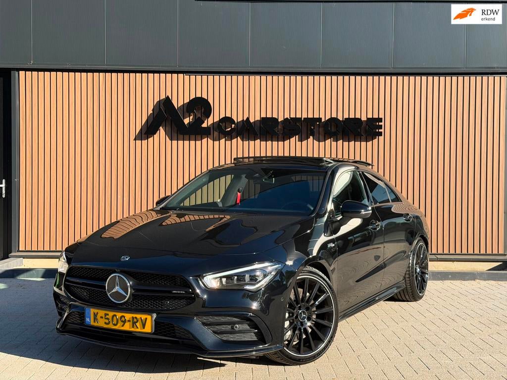 Mercedes-Benz CLA-klasse AMG 35 4MATIC Premium Plus PANO NET, Auto's, Automaat, CLA, 1490 kg, Zwart