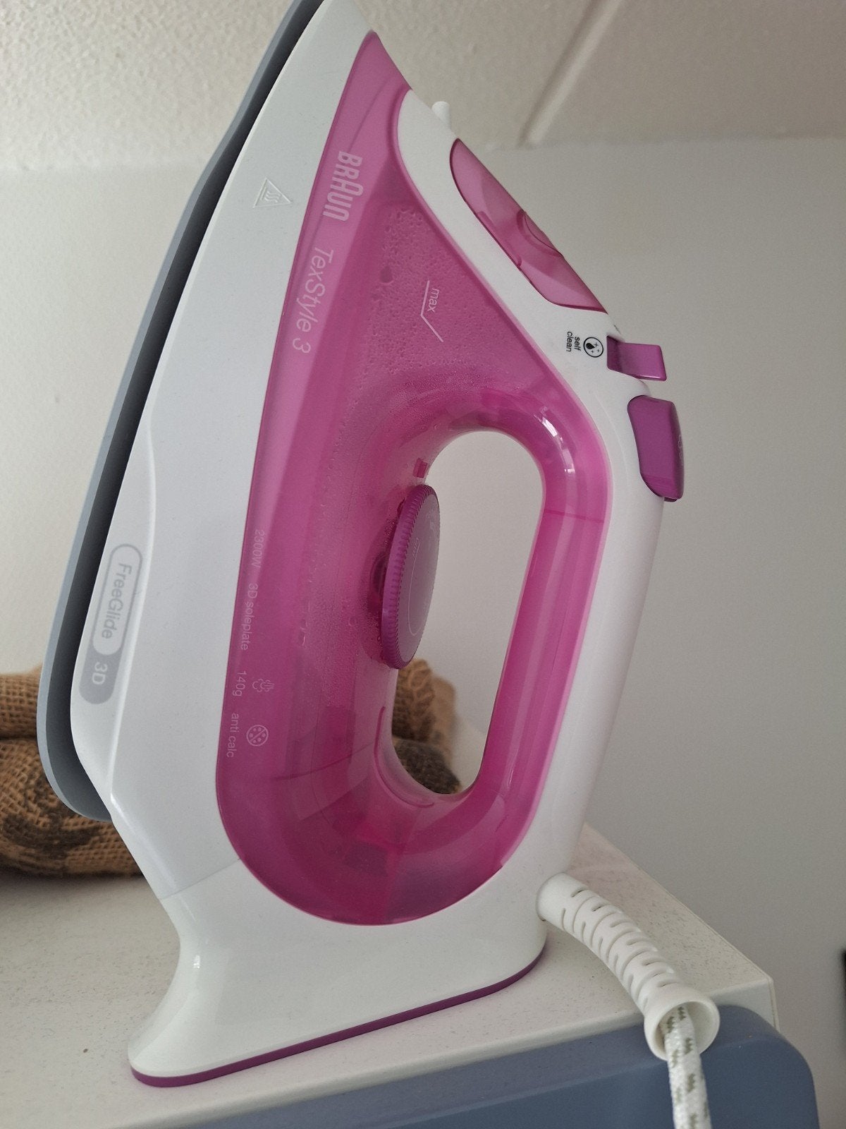 Braun TexStyle 3 Strijkijzer - Roze/Wit - 2300W, Witgoed en Apparatuur, Ophalen of Verzenden, Zo goed als nieuw, Strijkijzer met snoer
