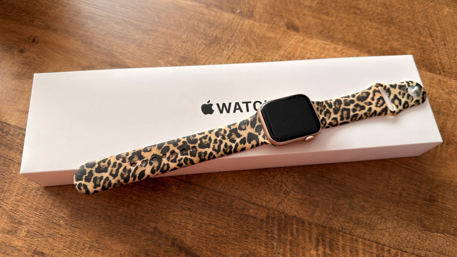 Apple Watch SE 40mm Gold Aluminium met extra bandjes, Gebruikt, Hartslag, IOS, Ophalen of Verzenden