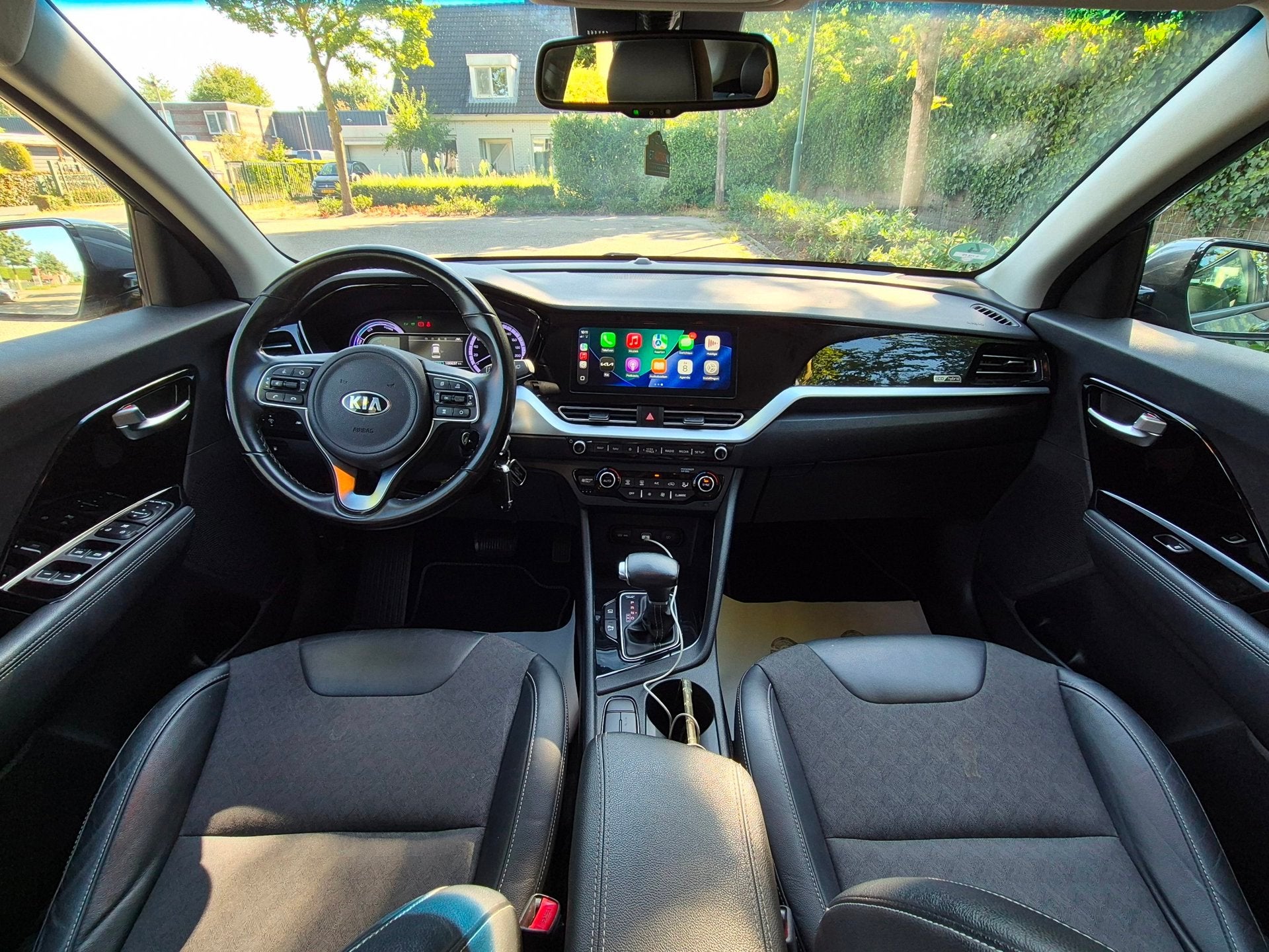 Kia Niro 1.6 GDi Hybrid Dynamic Plus Line ACC CarPlay 2e eig, Gebruikt, Leder en Stof, Origineel Nederlands, 1390 kg