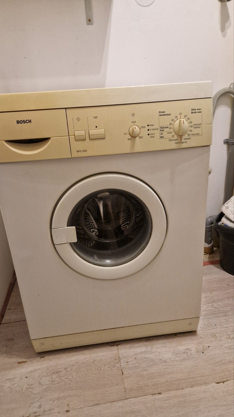 Bosch WGF 2460 Wasmachine - Betrouwbaar en Compact, Ophalen, 1200 tot 1600 toeren, Gebruikt, 4 tot 6 kg