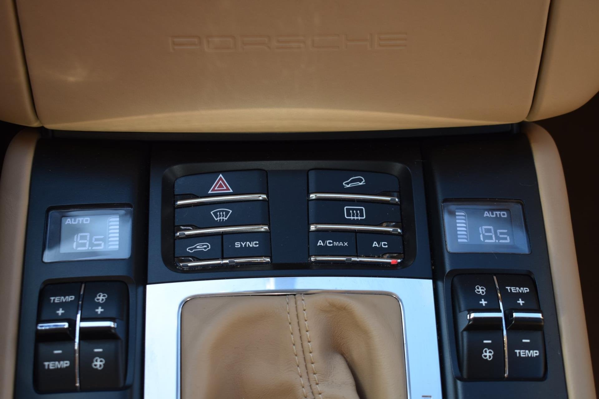 Foto 30 van Porsche Macan 3.0 GTS '17 Pano LED Leder Sport Chrono Navi C
