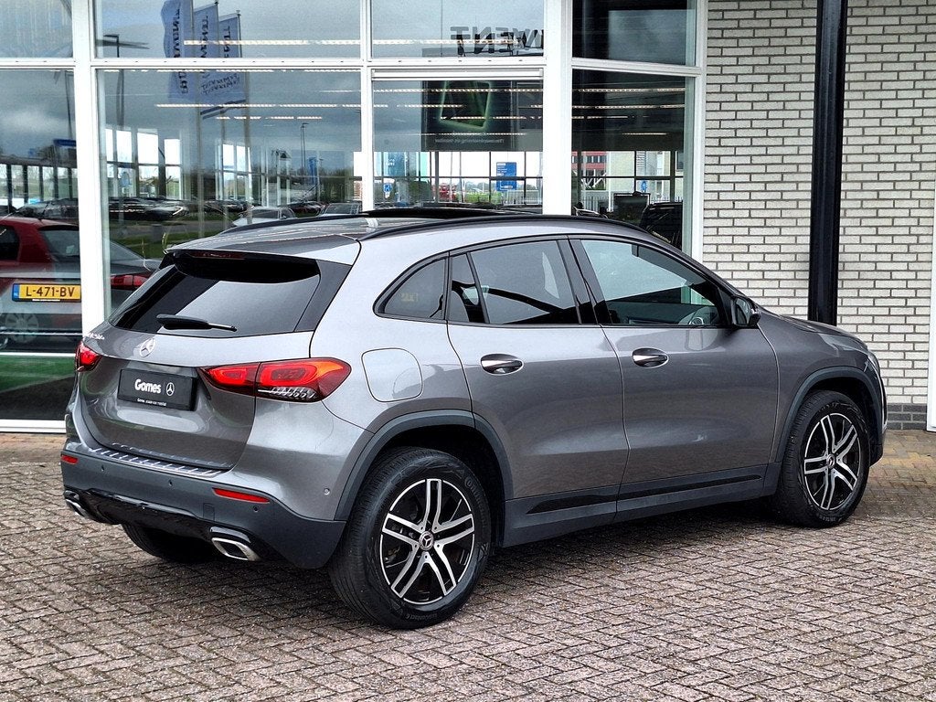 Mercedes-Benz GLA-klasse 250 e Luxury Line | Panoramadak | N, 77 km/l, 4 cilinders, 16 kWh, Leder en Stof