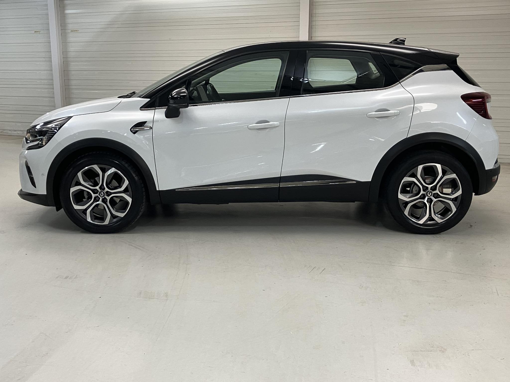 Renault Captur 1.3 TCe 140 Intens / Automaat / Dealer onderh, Gebruikt, 4 cilinders, Parkeersensor, Leder en Stof