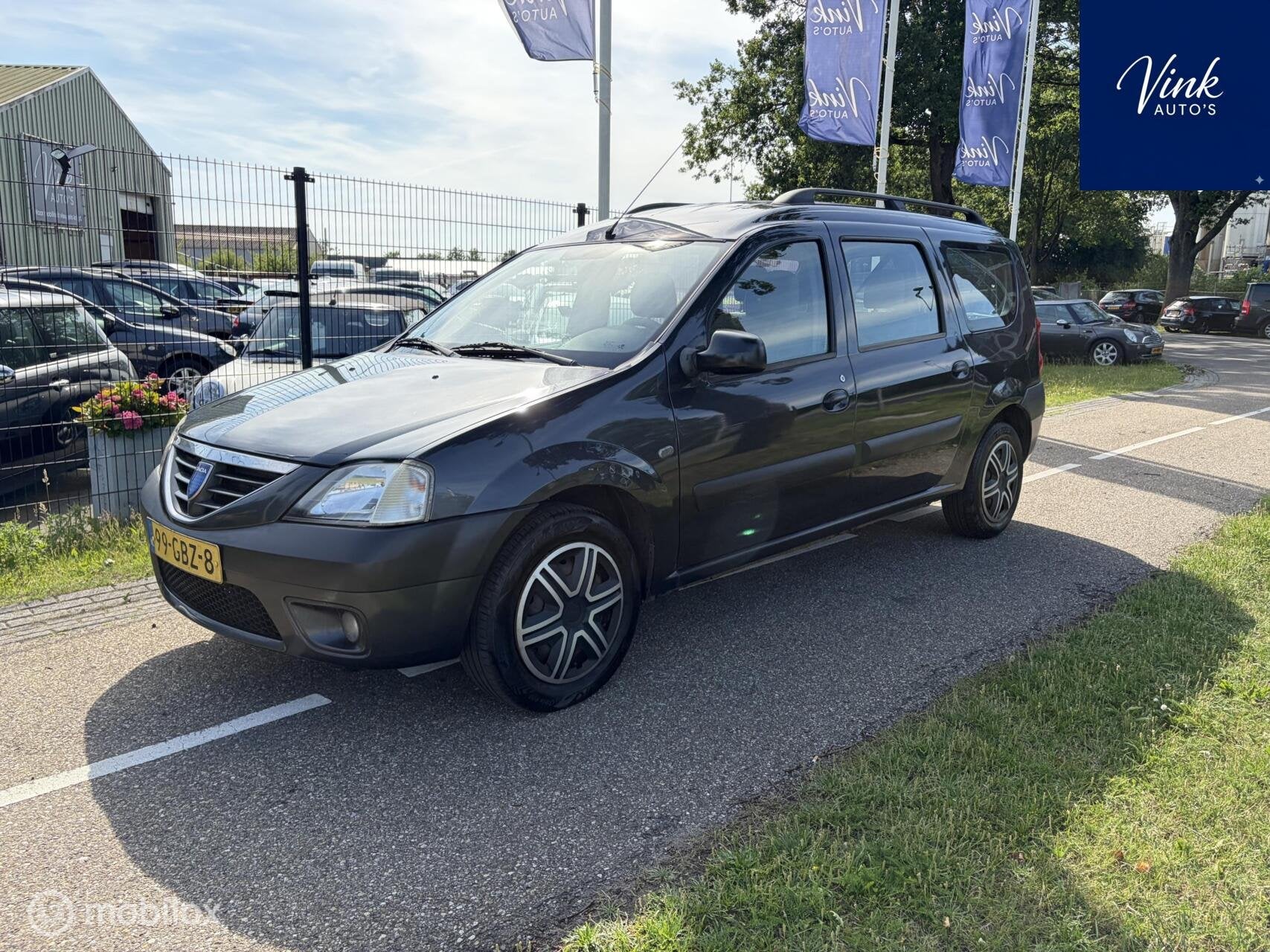 Dacia Logan MCV 1.6-16V Blackline |Airco | Trekhaak, Auto's, Dacia, Voorwielaandrijving, Stof, Gebruikt, Zwart