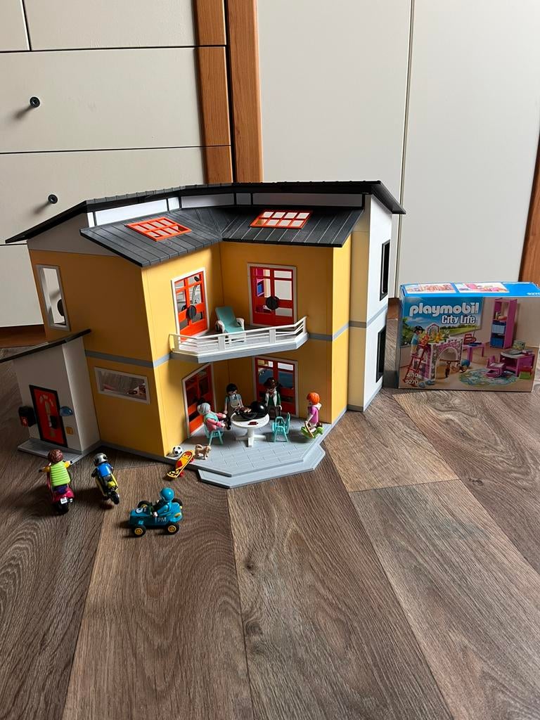 Playmobil ingericht woonhuis 9266 + veel extra’s!, Ophalen, Zo goed als nieuw