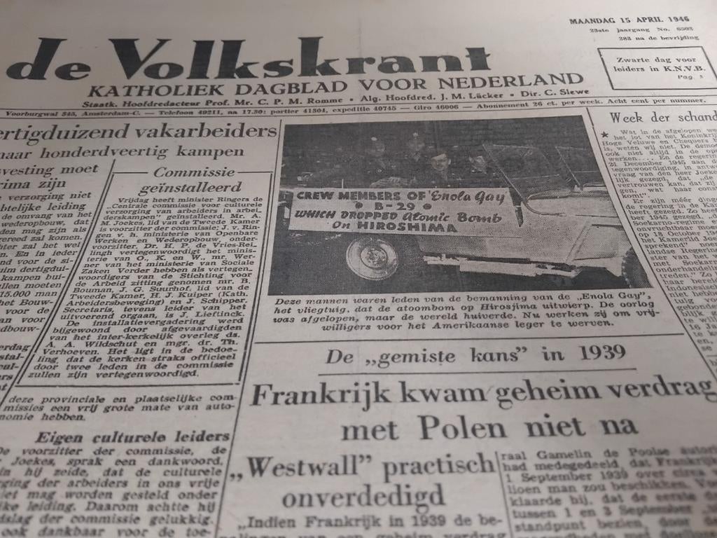 30xDe Volkskrant  - Pa Pinkelman Voges, Ophalen of Verzenden, Gelezen, Krant
