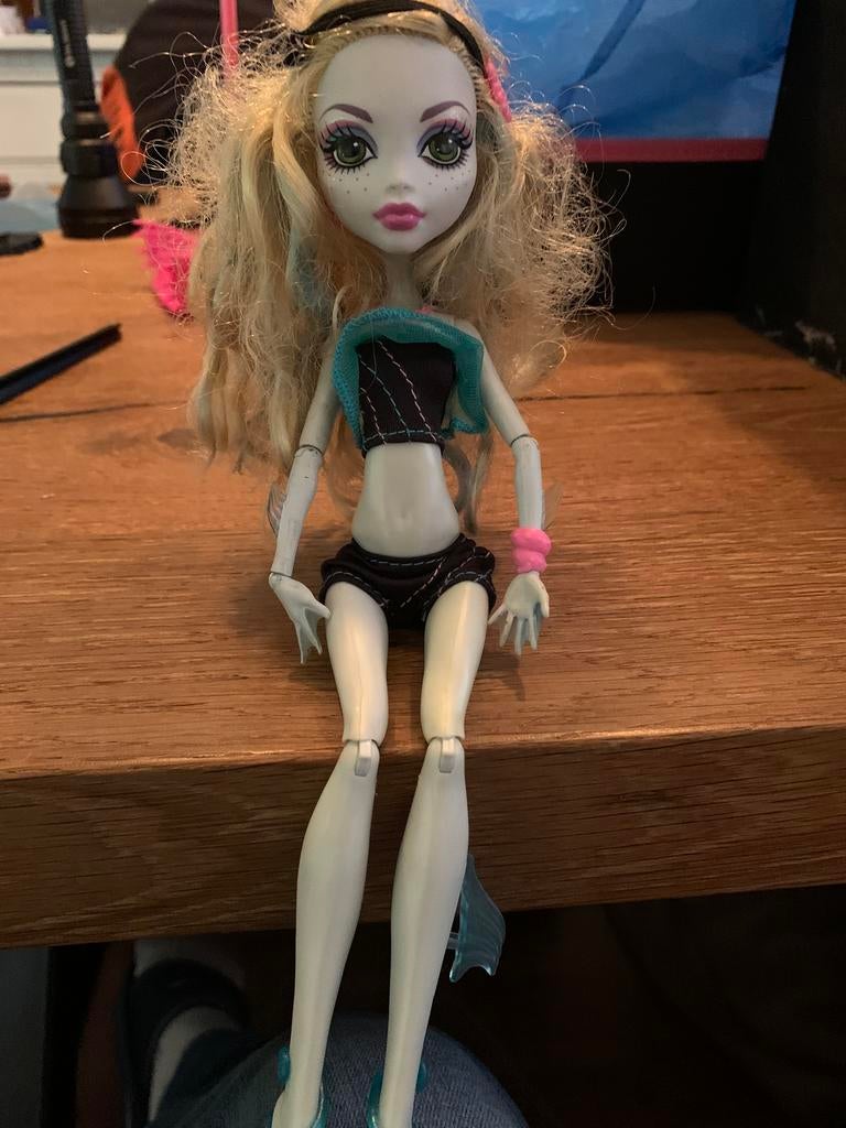 Monster High Lagoona Blue pop 2011, Verzamelen, Poppen, Ophalen of Verzenden, Zo goed als nieuw, Pop