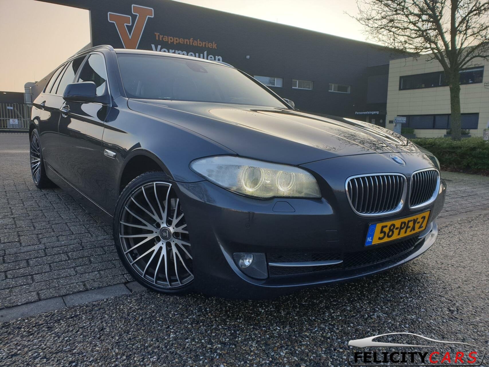 BMW 5-serie Touring 520d High Executive leder navi 19 inch, Auto's, Automaat, Euro 5, Achterwielaandrijving, Beige