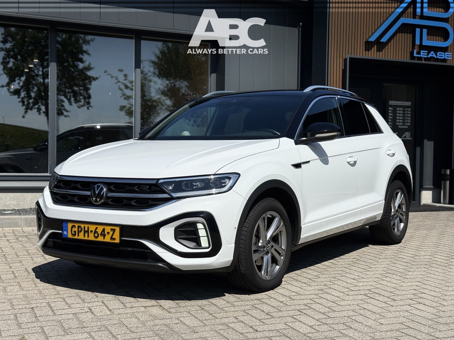 Volkswagen T-Roc 1.0 TSI R-Line Business+ Massage ACC, Voorwielaandrijving, Gebruikt, Alcantara, Wit