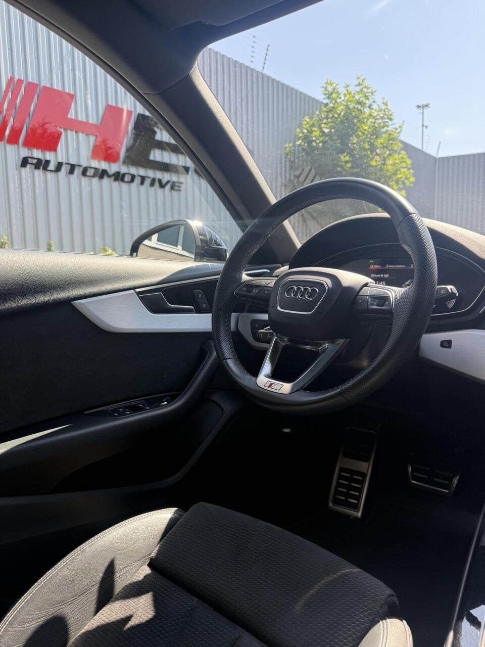 Foto 17 van Audi A4 Avant 35 TFSI S edition Pano|Sfeer|Camera