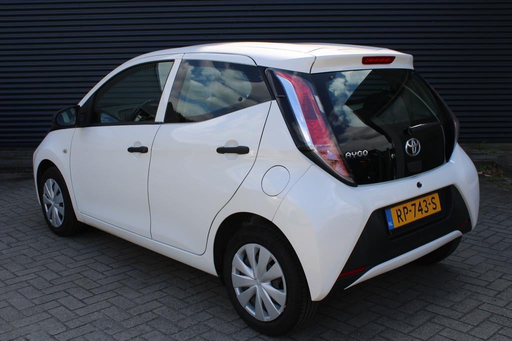 Toyota Aygo 1.0 VVT-i x-fun Airco Bluetooth NAP, Voorwielaandrijving, 12 maanden, Gebruikt, Euro 6