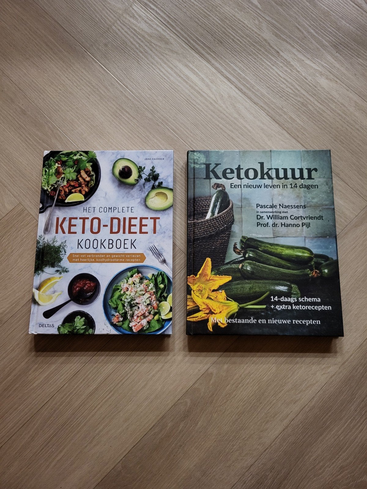 2 Keto dieet boeken: Ketokuur & Het complete Keto-dieet, Boeken, Pascale Naessens, Overige typen, Ophalen of Verzenden, Zo goed als nieuw