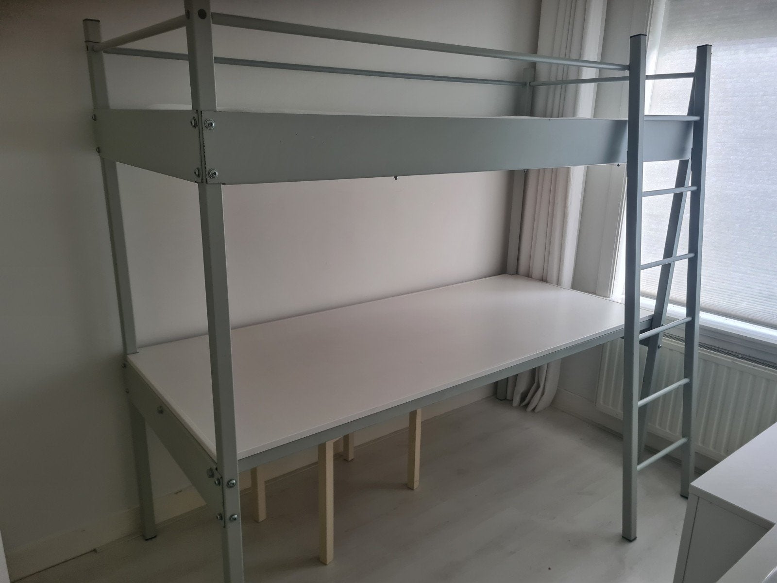 Hoogslaper met bureau - Grijs/Wit, Ophalen, Gebruikt, Eenpersoons, 200 cm