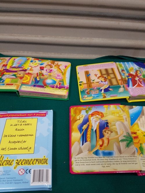 Sprookjes boeken, vier stuks, met elk vier puzzels, Boeken, Ophalen of Verzenden