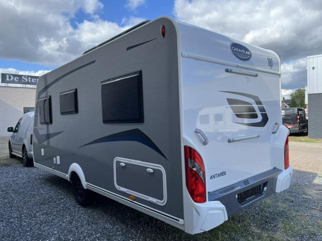 Caravelair Antares Titanium 455 Nieuwstaat Incl. Mover, Caravans en Kamperen, Rondzit, Lengtebed, 4 tot 5 meter, Caravelair