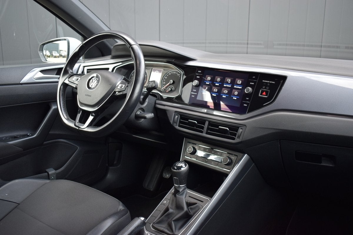 Volkswagen Polo 1.0 TSI Highline R-Line ECC | Half Leder | C, Voorwielaandrijving, 1045 kg, Met garantie (alle), Leder en Stof
