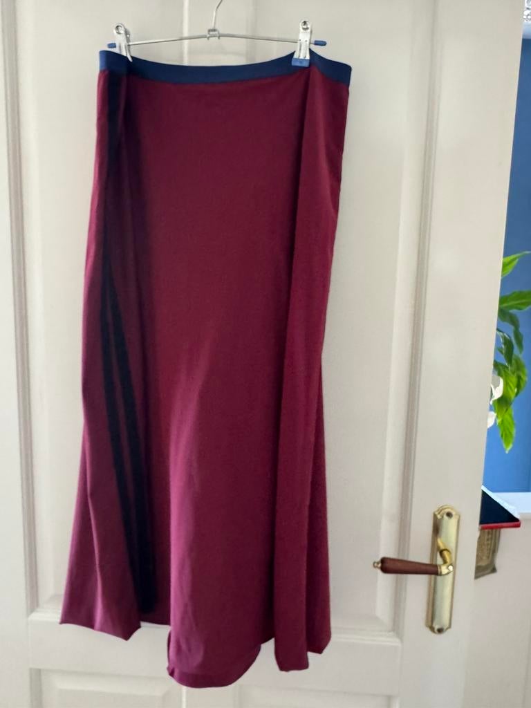 Trvl drss aubergine rok, Ophalen of Verzenden, Zo goed als nieuw, Blauw, Onder de knie