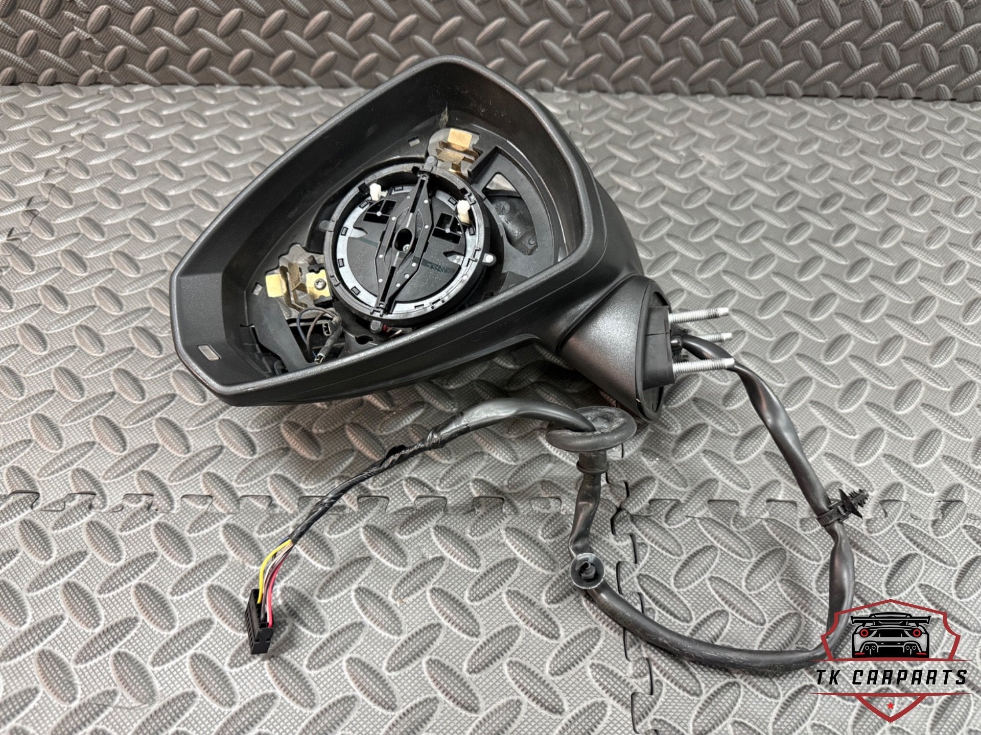 Audi A3 8v buiten spiegel links 8v0857409d, Gebruikt, AUDI AG, Auto-Union-Strasse 1
85045  Ingolstadt, DE, Kundenbetreuung@audi.de