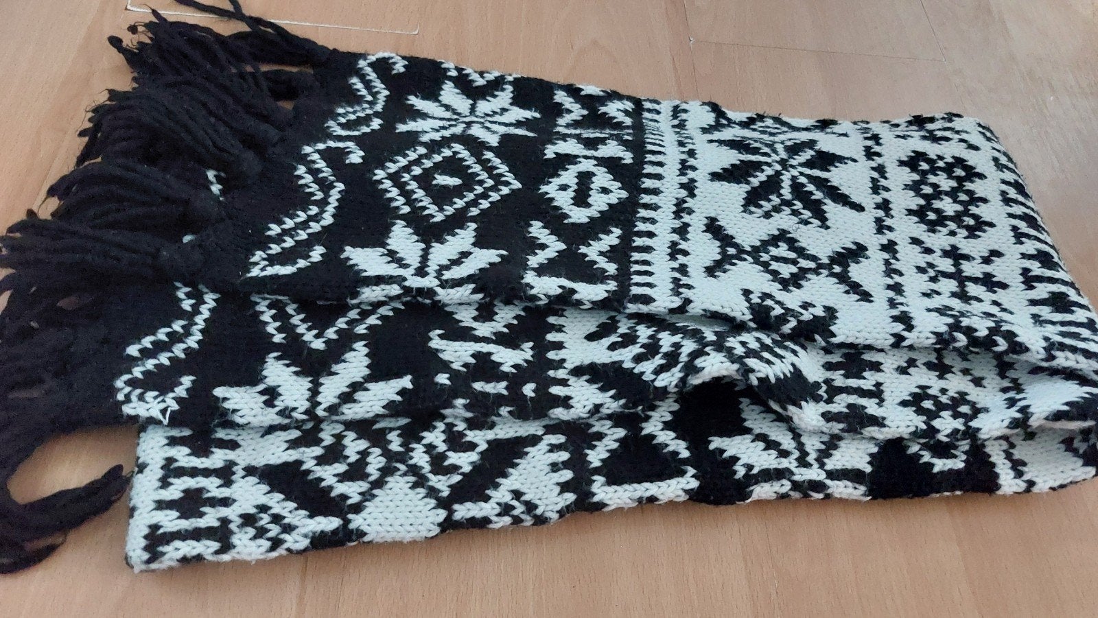 Te koop grote sjaal, Kleding | Dames, Mutsen, Sjaals en Handschoenen, Ophalen of Verzenden, Zo goed als nieuw, Maat 46/48 (XL) of groter