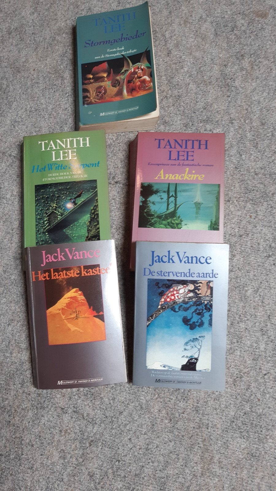 Diverse fantasy en sciencefiction boeken samen 3 euro, Ophalen of Verzenden, Gelezen