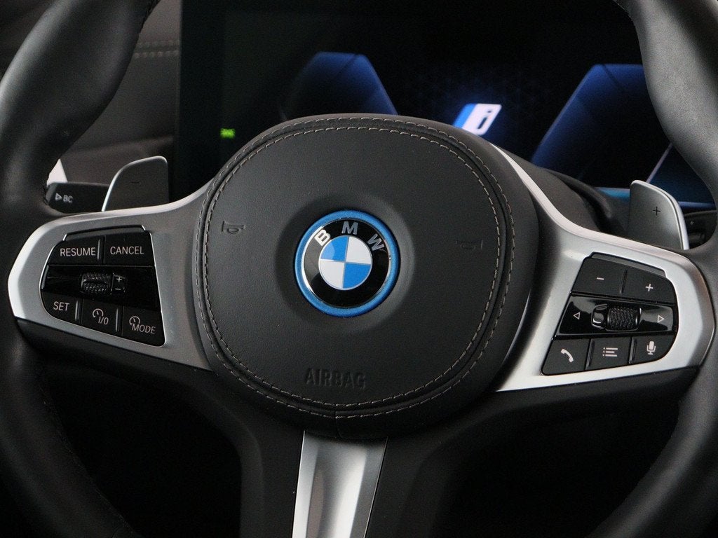 BMW X5 xDrive50e M sport pro (bj 2025, automaat), Auto's, Automaat, Gebruikt, 2395 kg, Met garantie (alle)