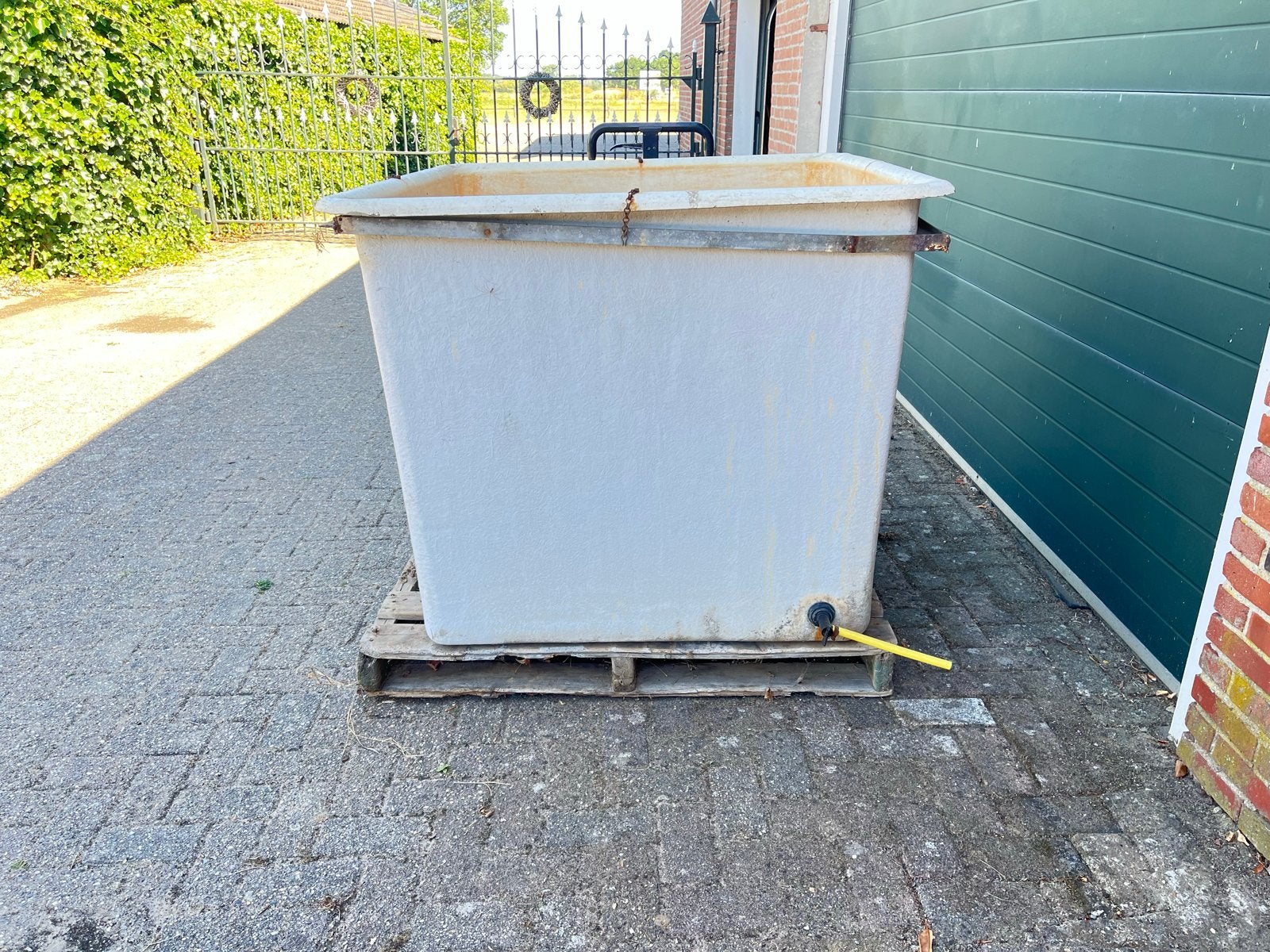 Gebruikte vierkante bak, ideaal als zwembad of vijver, Gebruikt, Vierkant, Ophalen of Verzenden, 80 tot 120 cm