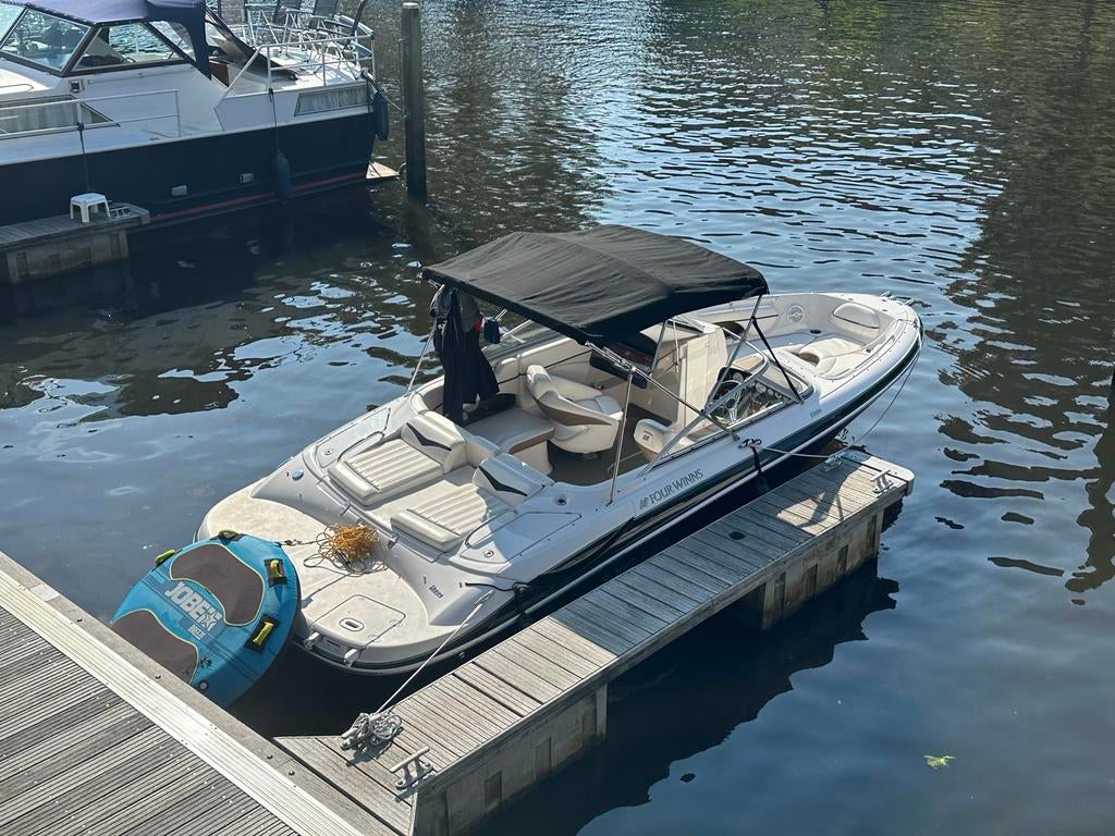 Four Winns H22 - Krachtige en Ruime Sportboot, Watersport en Boten, Speedboten, Ophalen, Gebruikt, Binnenboordmotor, 6 meter of meer