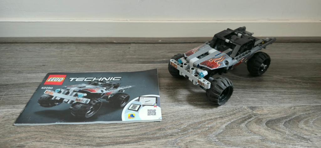 Lego Technic 42090 Off-Road Racer met instructieboekje, Ophalen of Verzenden, Zo goed als nieuw, Overige merken