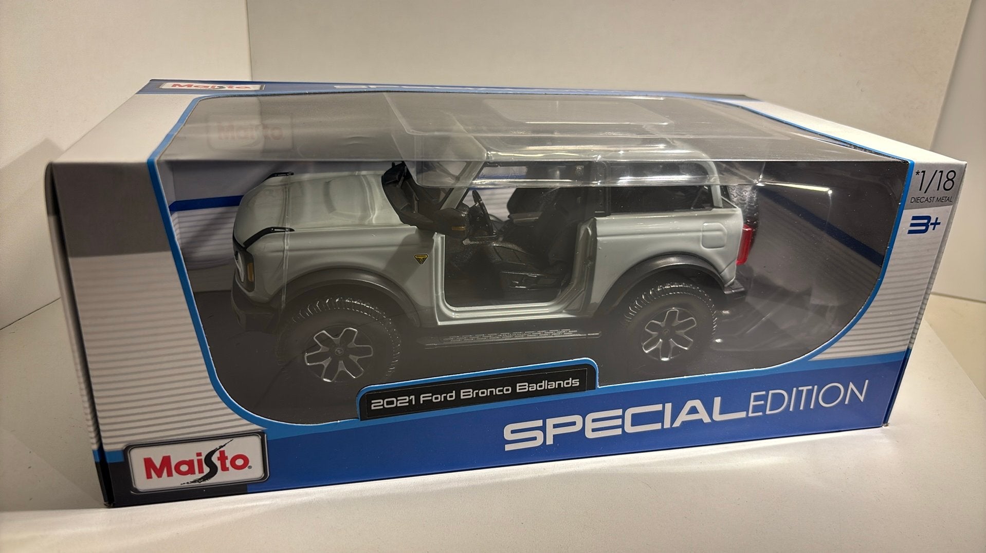 Ford bronco badlands grey maisto 1.18