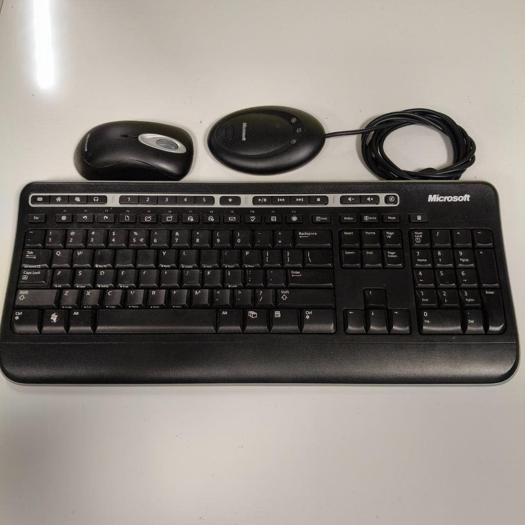 Microsoft toetsenbord met muis en Wireless Desktop Reciever, Computers en Software, Toetsenborden, Gebruikt, Toetsenbord en muis-set