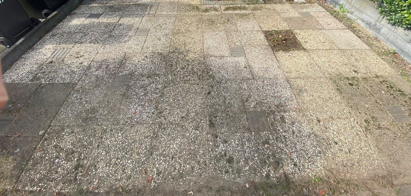 Foto 5 van Gebruikte terrastegels van grindbeton