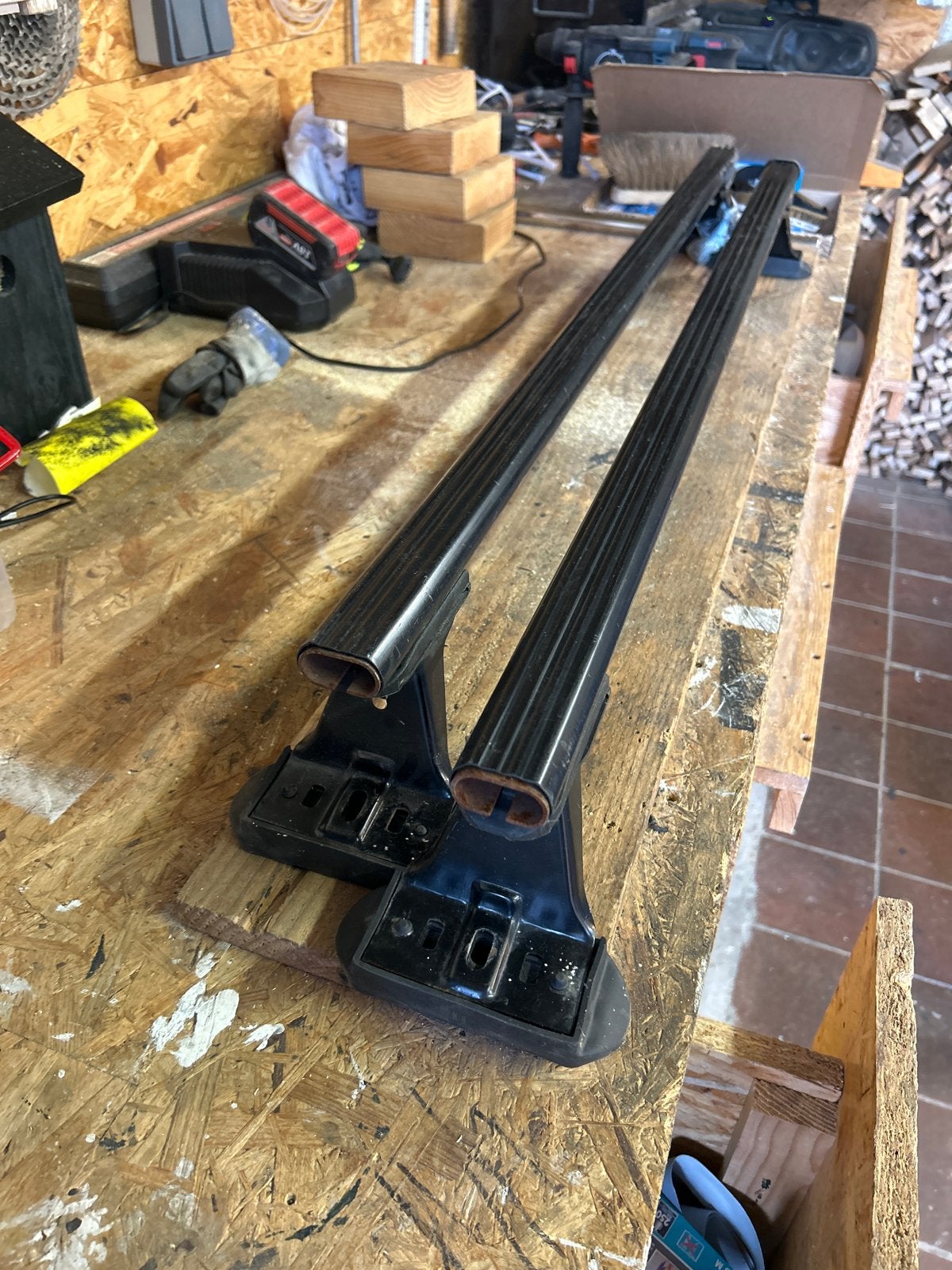 Zwarte dakdragers voor bmw 3 serie E90 geïntegreerd dakrails, Ophalen, Gebruikt