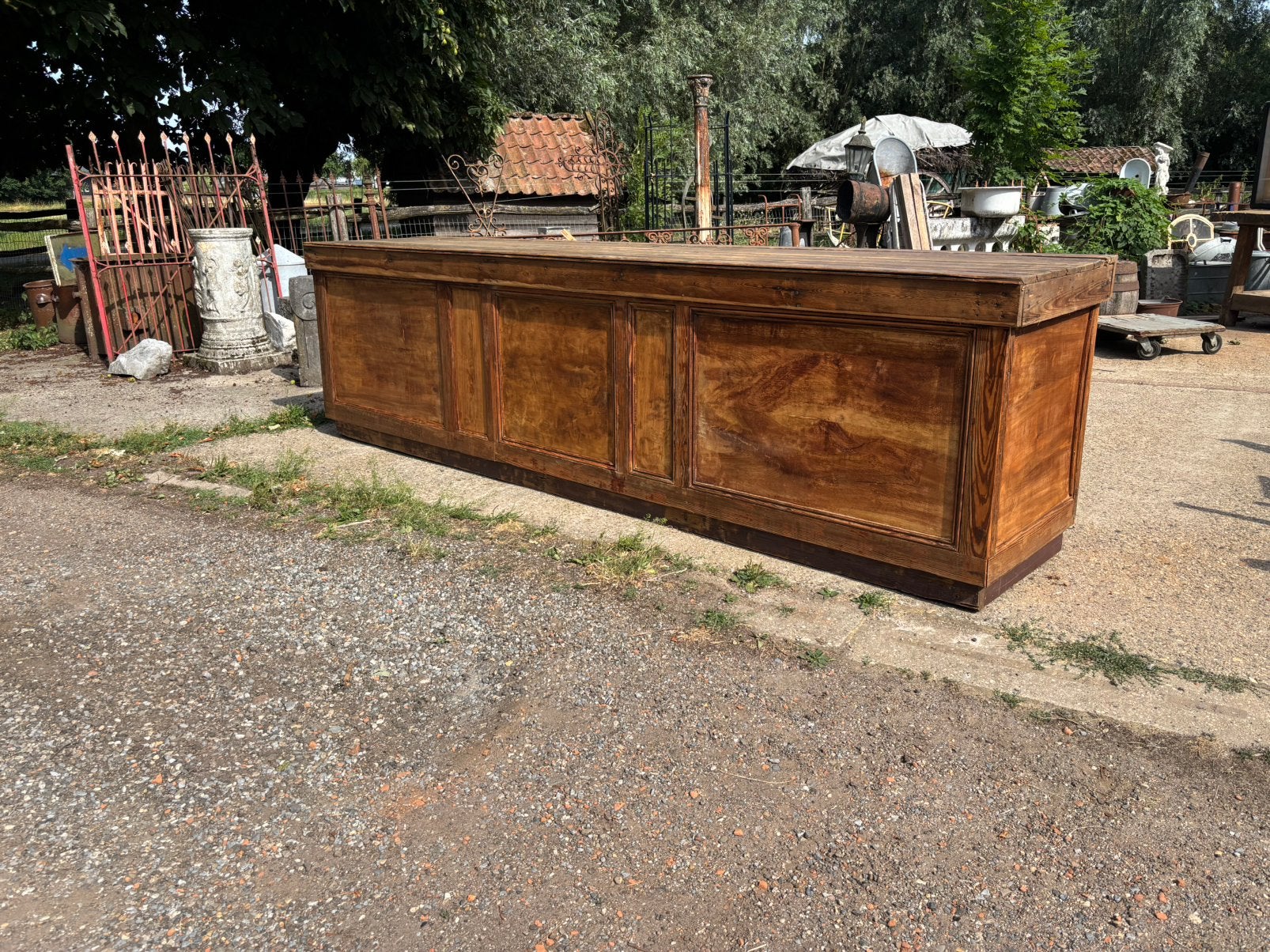 Oude toonbank of kookeiland met een ladeblok 354 cm lang, Ophalen