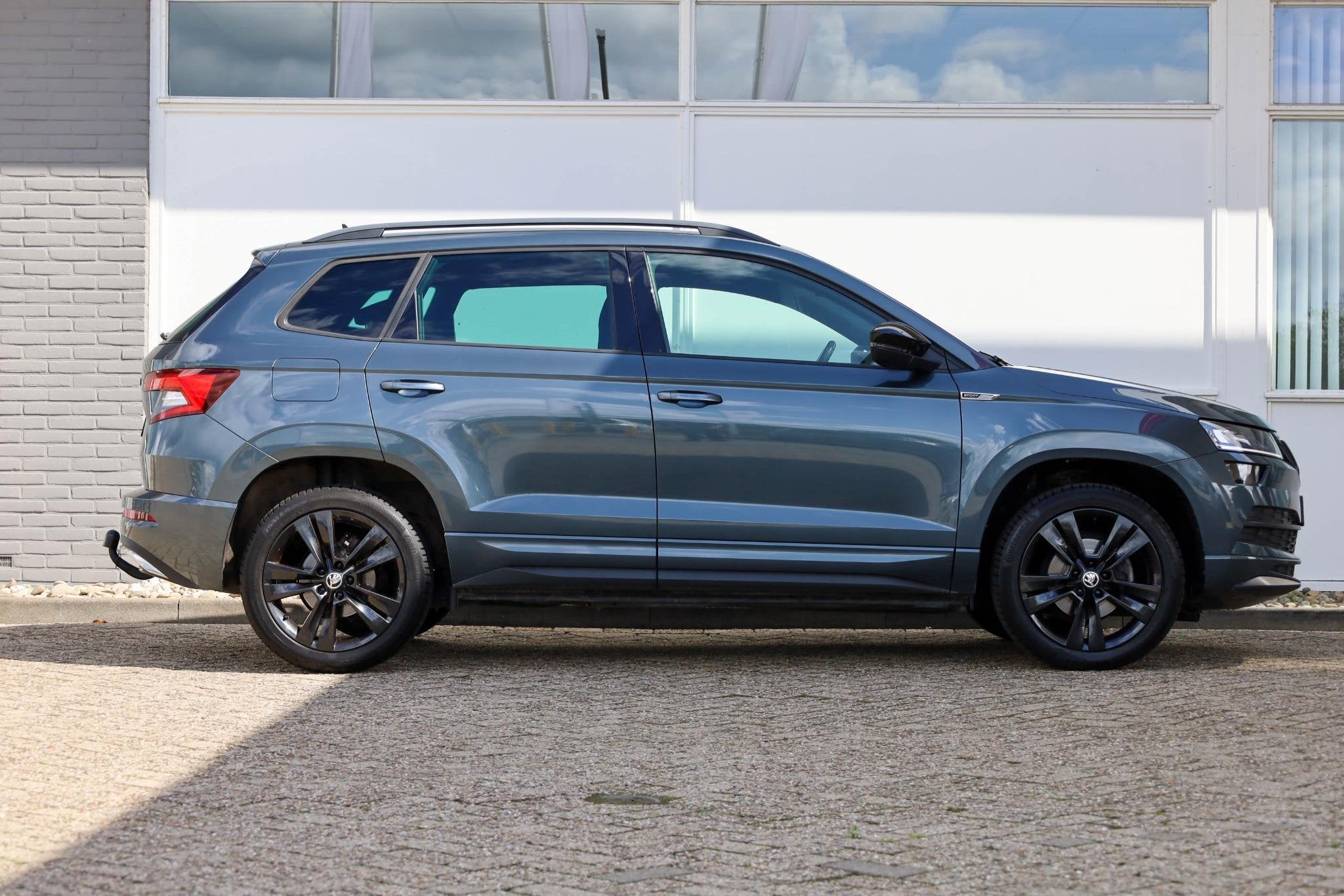 Skoda Karoq 1.5 TSI 150pk DSG ACT Sportline Business | Achte, 12 maanden, Stof, 4 cilinders, Bedrijf