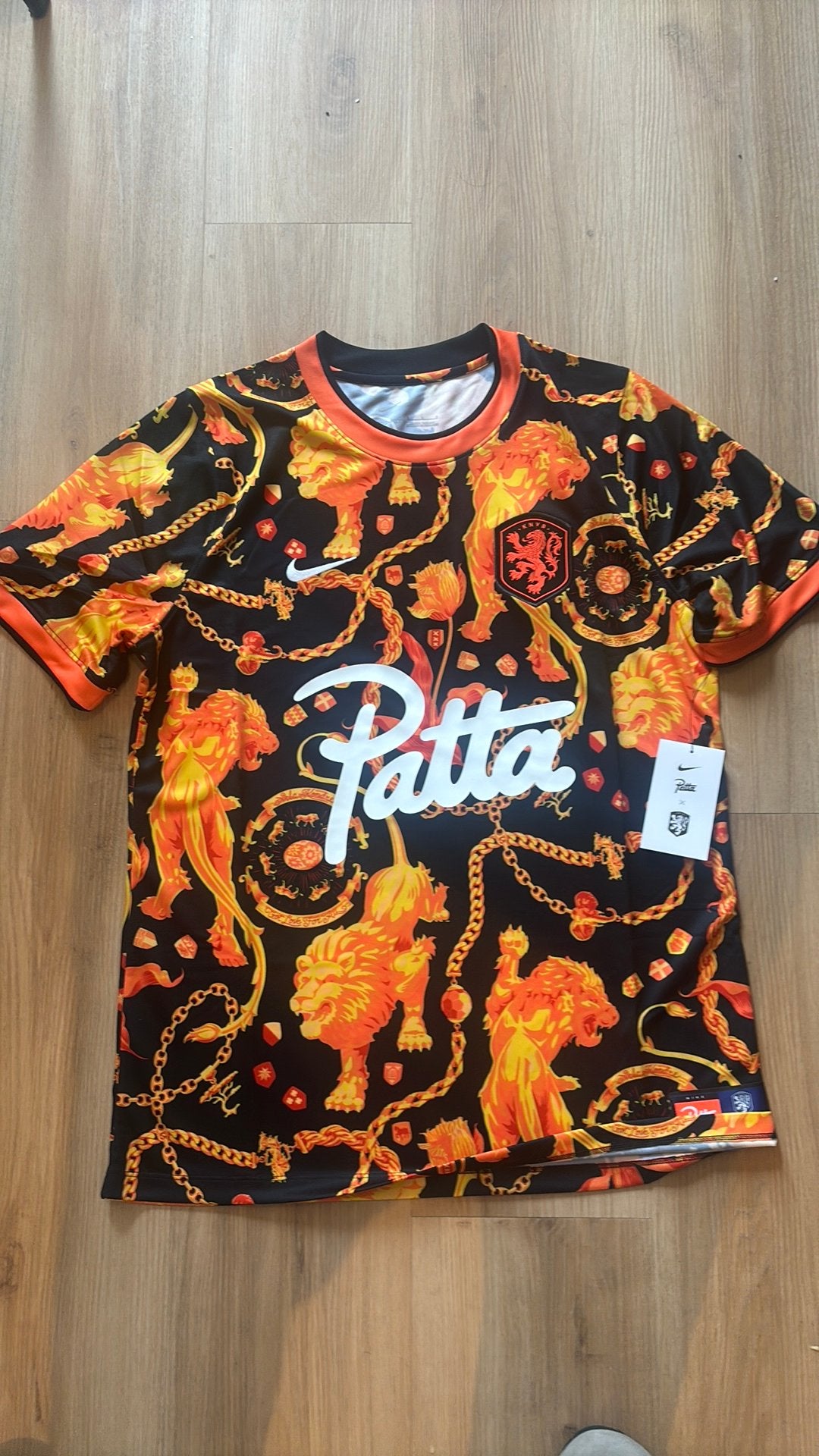 Patta x Nike Nederlands elftal shirt maat L, Kleding | Heren, T-shirts, Ophalen, Nieuw, Maat 52/54 (L), Oranje