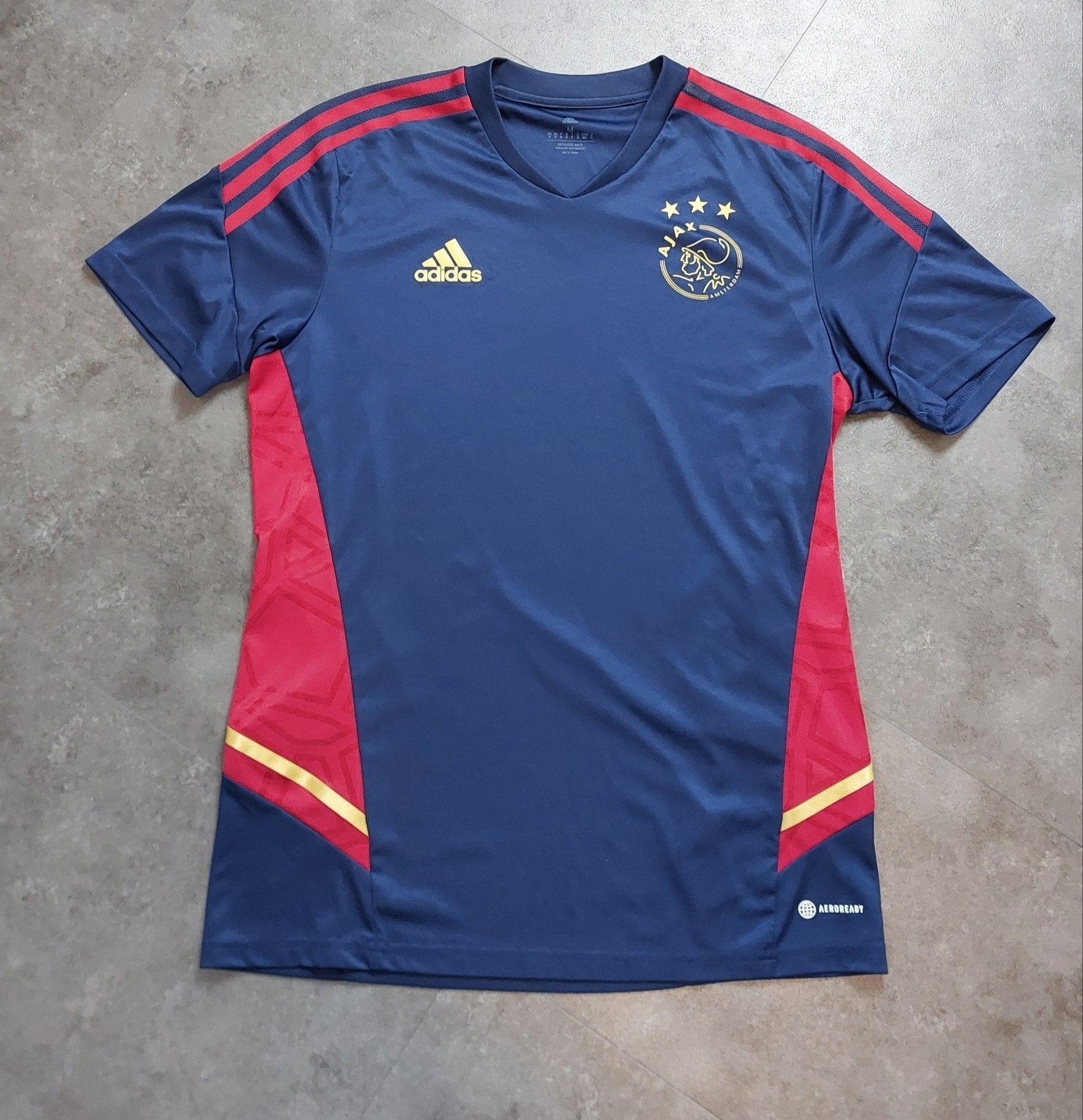 AFC Ajax adidas Training Shirt 2022/23 maat M. Blauw / Rood, Ophalen of Verzenden, Zo goed als nieuw