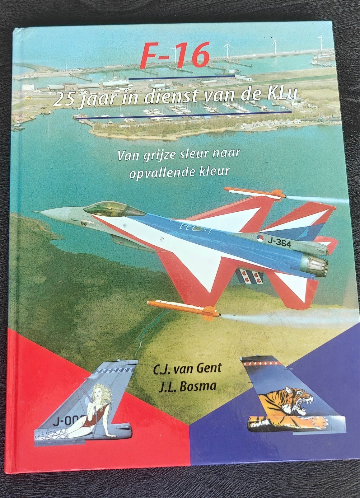 boek F-16 .. 25 jaar in dienst van de KLU (2004), Ophalen of Verzenden, Luchtmacht, Nederland, Boek of Tijdschrift