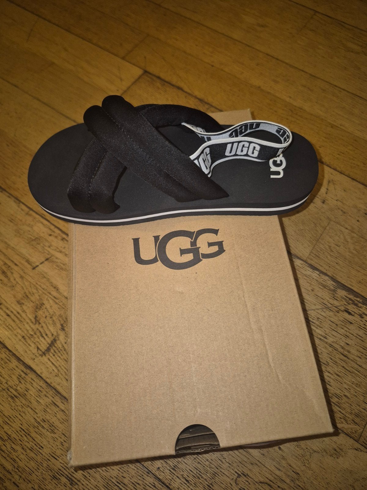 UGG Slippers Zwart - Nieuw in Doos, Slippers, UGG, Zwart, Nieuw
