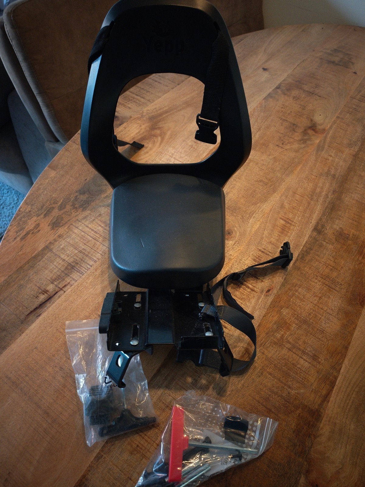 Thule Yepp junior kinder fiets stoel
zo goed als nieuw
kinde, Fietsen en Brommers, Ophalen of Verzenden, Zo goed als nieuw