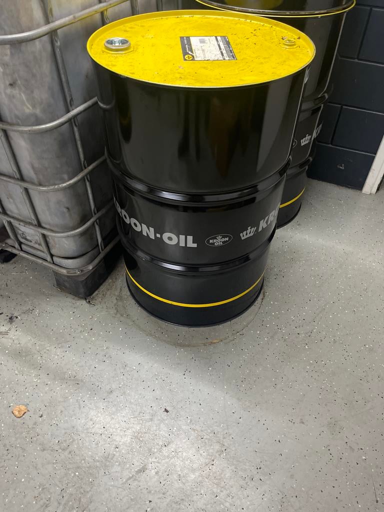 5 lege Kroon-Oil oliedrums/vaten, Ophalen, Zo goed als nieuw