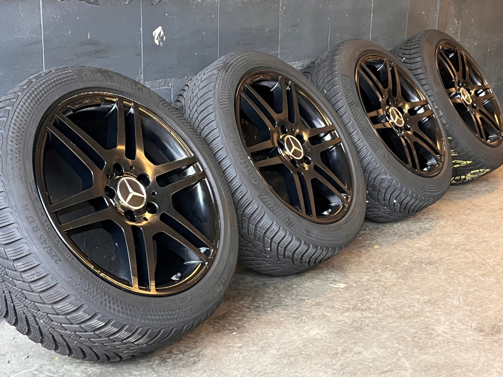 17" Originele Mercedes C Klasse W204 Winterset Continental, Info@mercedes-benz.nl, Gebruikt, Banden en Velgen, 17 inch